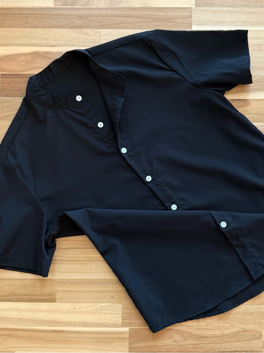 Black Collarless Short-Sleeve Button-Up Shirt - Men’s Size Large